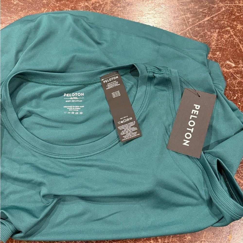 💚Peloton Seamless Muscle Tank💚 - Picture 2 of 7